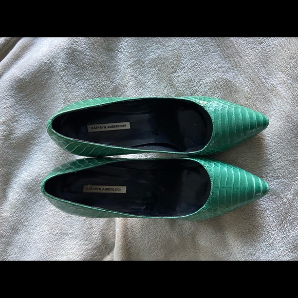 Real, Beautiful, Green Snakeskin Pumps. Size 8 - Picture 2 of 4